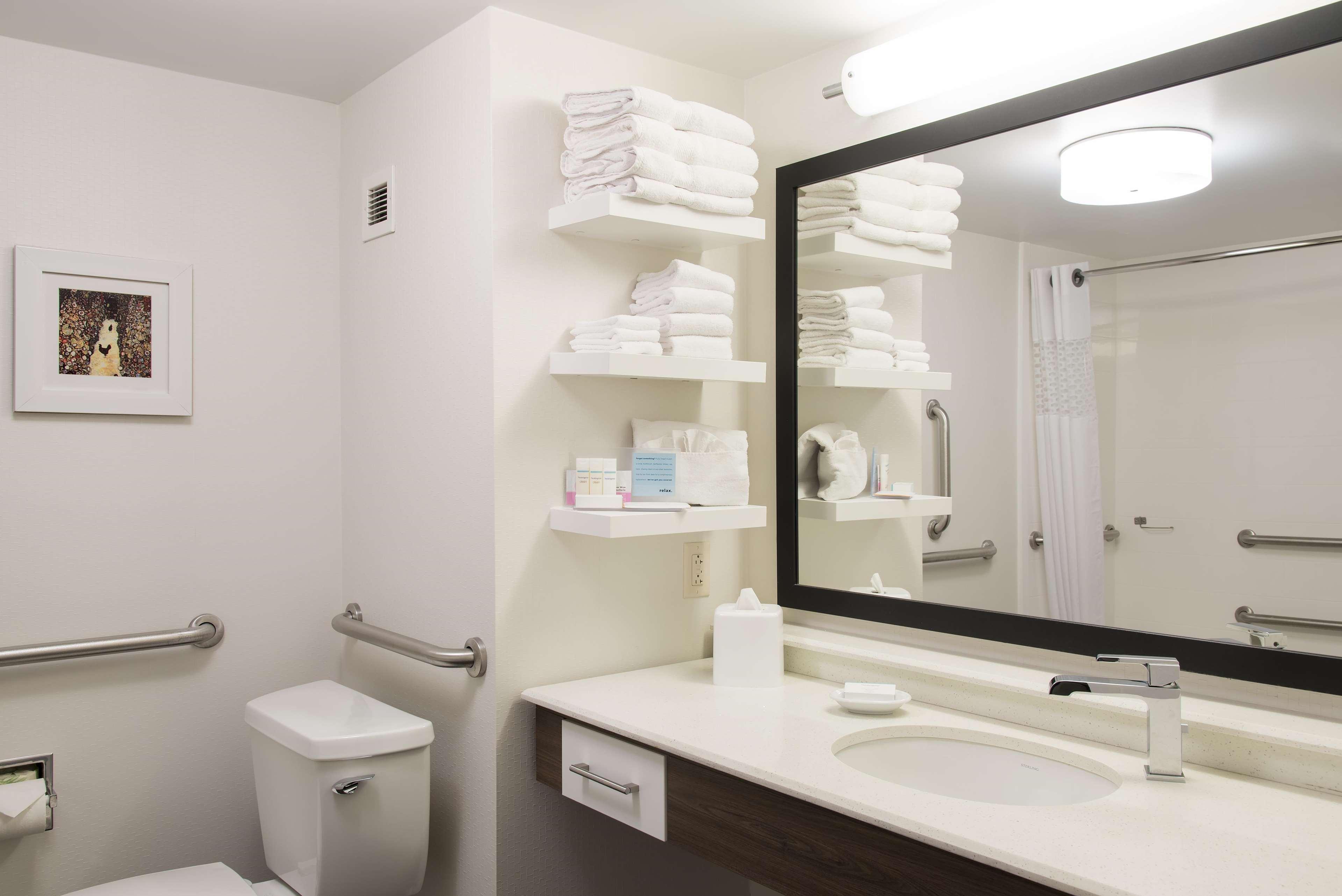 Hampton Inn Сеймур Экстерьер фото