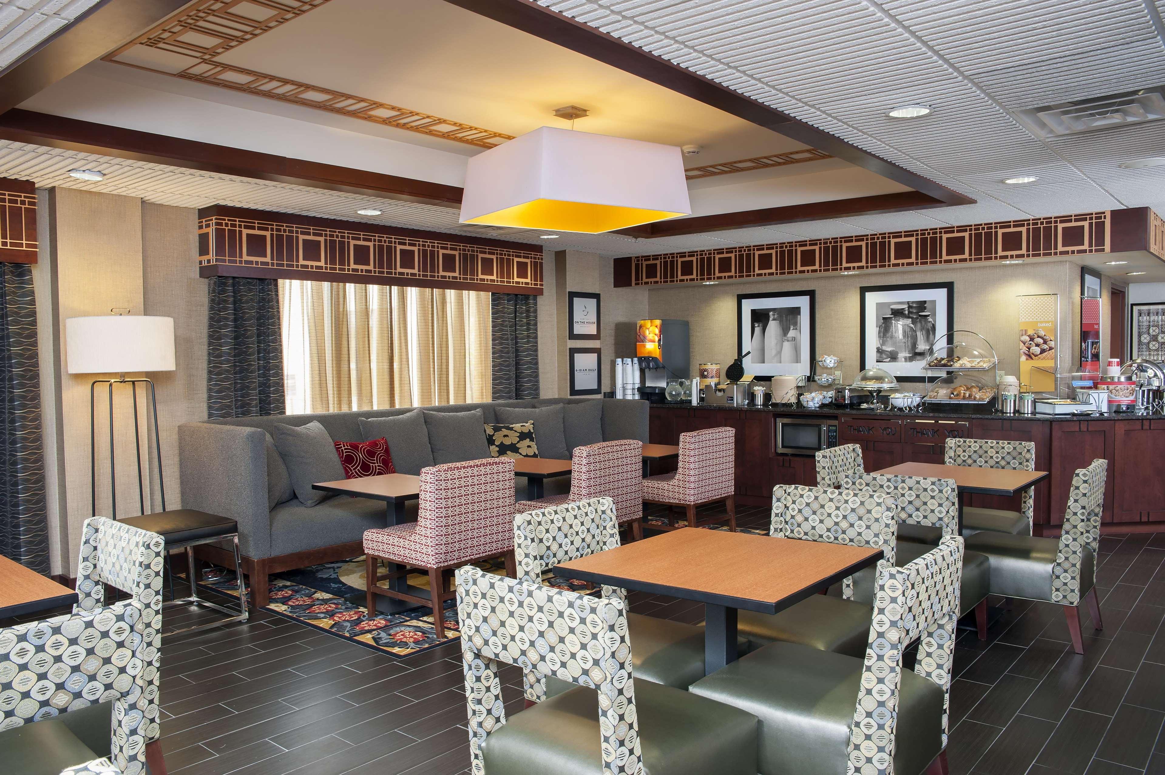 Hampton Inn Сеймур Экстерьер фото